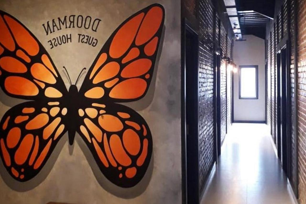 Reddoorz Plus @ Doorman Guest House Bandung Esterno foto