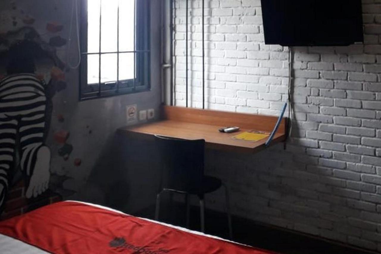 Reddoorz Plus @ Doorman Guest House Bandung Esterno foto